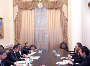 Armenian Premier receives Korean IT company representatives