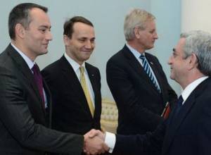 Serzh Sargsyan receivesEuropean FMs