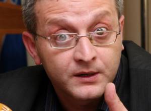 Suren Surenyants settles his debt