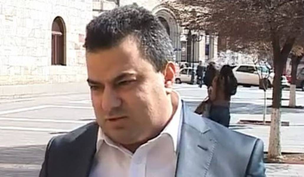 6999da84b81e482070260e2778eb478f