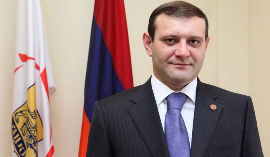 ff63d4c07bcbc1c3be7c8bce3100704e