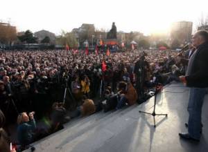 Raffi Hovannisian presents his proposals to Serzh Sargsyan