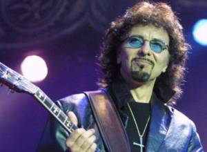 Tony Iommy supports Dorians