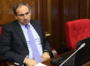 Is Armenian Premier consulting with Nikol Pashinyan?