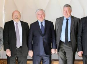 Armenian FM receives French legislators