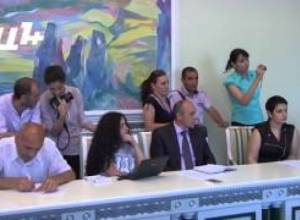 Գլխավոր դատախազը չի համբուրի դատախազության դուռը