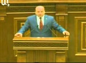 Մնում է էն չագուչն էլ տանք ձեռքները՝ խփեն գլխներիս. Հ. Մարգարյան