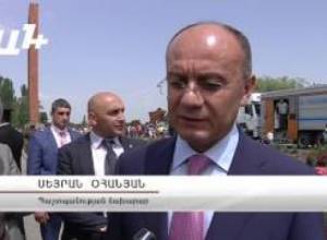 Սերժ Սարգսյանը չվերցրեց երեխաների ծաղիկները