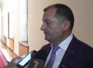 «Շատ էլ լավ են անում». Գագիկ Մելիքյան