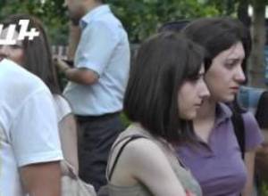 Մաշտոցի պուրակում...որքան էլ դժվար լինի, դիմացեք