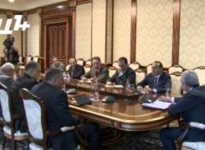 Շարմազանովը չի կարծում, որ շարժումը ստիպեց Սերժ Սարգսյանին տեղից շարժվել