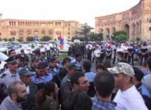 «Ոտքի՛, Հայաստան»-ը փակում է փողոցը