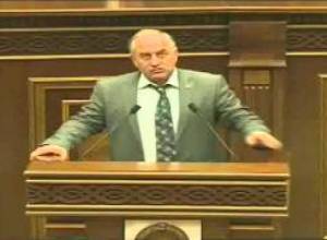 Սուքիաս  Ավետիսյանը խորհուրդ է տալիս ոմանց՝ «բերանները մինչև ստամոքսները չբացել»