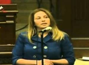 Զարուհի Փոստանջյանն ասաց «մեծահարուստ», Գալուստ Սահակյանն անջատեց խոսափողը