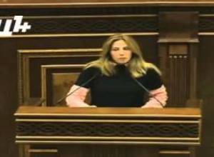 Զարուհի Փոստանջյանը չի հանձնվում