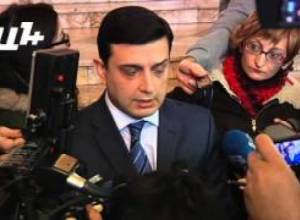 Առողջապահության նախարարը պատասխանեց լրագրողների հարցերին