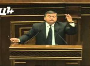 «Երեւում է՝ թուղթը կարդում ես, տեսնում ես»