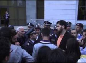 Միջադեպ եւ պահանջ ընդեմ Լավրովի այցի ակցիայի ժամանակ