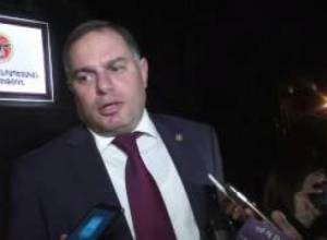 Հովհաննես Սահակյանը ՀՀԿ նիստից հետո պատմենց լրագրողներին