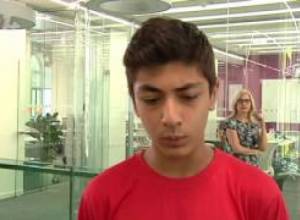 Սիրիահայ պատանին արևելահայերեն է խոսում