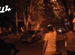 Իրավիճակը Խորենացի փողոցում բախումներից մինչեւ բարիկադներ