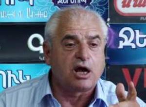 Էջմիածինը խանություն է. Ազատ Արշակյան