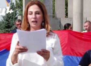 Զ. Փոստանջյանը Եռաբլուրում կարդաց հռչակագիրը