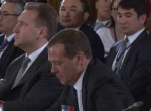 Մեդվեդեւը  շնորհավորեց վարչապետի պաշտոնը ստանձնելու կապակցությամբ