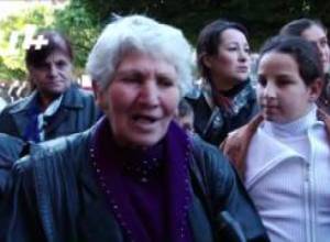 Կառավարությունը կրկին մարդաշատ էր