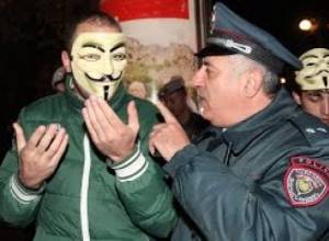 05.11 Դիմակներով երթ