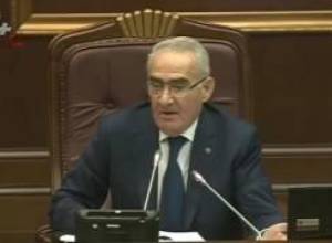 Գալուստ Սահակյանը նկատողություն արեց Նիկոլ Փաշինյանին