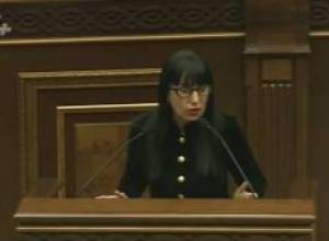 Նաիրա Զոհրաբյան