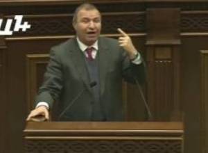 Դուք եկել եք մեզ ինչի՞ տեղ եք դրել, մտածո՞ւմ եք չենք հասկանում ինչ եք խոսում.Մ. Մելքումյան