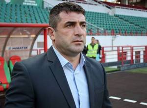 Для того, чтобы играть с сильными соперниками, этого не достаточно: главный тренер