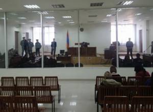 «Полицейские сказали, что на территории полка ППС есть раненый, входите, я и вошел»