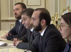 ԱԺ նախագահն ընդունել է Միջազգային հանրապետական ինստիտուտի տարածաշրջանային տնօրենին
