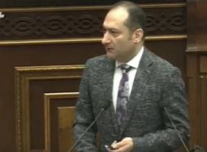 Ինչու է կարևոր քաղաքացու օրը նշելը. Արտակ Զեյնալյանը պարզաբանում է