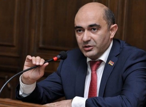 «Սերժ Սարգսյանի կոստյումն է». Մարուքյանը՝ Կառավարության փաթեթի մասին