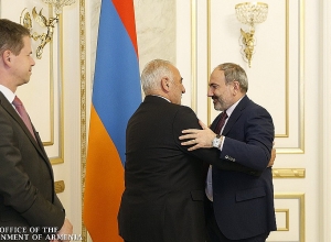 Nikol Pashinyan.receives First Deputy Mayor of Lyon Georges Kepenekian