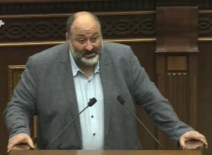 Нужны коренные изменения для того, чтобы вытащить людей из финансовых ловушек