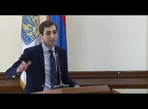 Քաղաքապետարանում համակարգված կոռուպցիա չկա․ բանավեճ Խաժակյանի և քաղաքապետի միջև