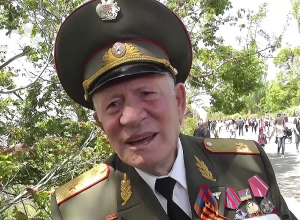 Գնալու ենք կռվի, Քուռն անցնելու ենք,  գնալու ենք առաջ. գեներալ