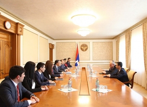 Հայաստանյան պատվիրակությունը՝  Բակո Սահակյանի մոտ