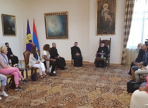Գարեգին Բ-ն ԿԽ ներկայացուցչի հետ քննարկել է Ադրբեջանում ազատազրկված Կարեն Ղազարյանին հայրենիք վերադարձնելու հարցը