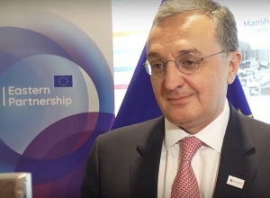 Брифинг с журналистами Зограба Мнацаканяна после Конференции 10-летия Восточного  партнерства