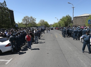Հայտնի չէ՝ երբ կգա Բակո Սահակյանը դատարան