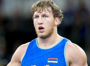 «Քիչ առաջ հեռախոսազրույց ունեցա Արթուր Ալեքսանյանի հետ»․ Մխիթար Հայրապետյան