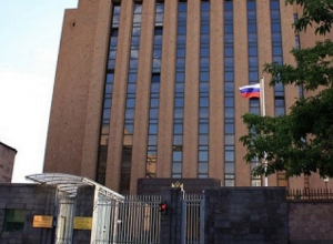 Աջակցում են ձերբակալված ռուս քաղաքացիական ակտիվիստին. ակցիա՝ ՌԴ դեսպանատան դիմաց