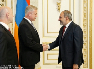 Nikol Pashinyan receives CSTO Secretary General candidate