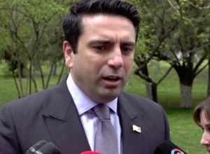 Կան անհատներ և փոքր կառույցներ, որոնք գումարով հոդվածներ են գրում իշխանության դեմ. Ալեն Սիմոնյան